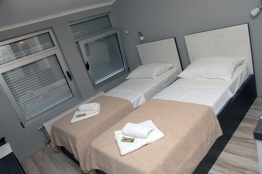 Čačak Silver House Hostel חדר תמונה