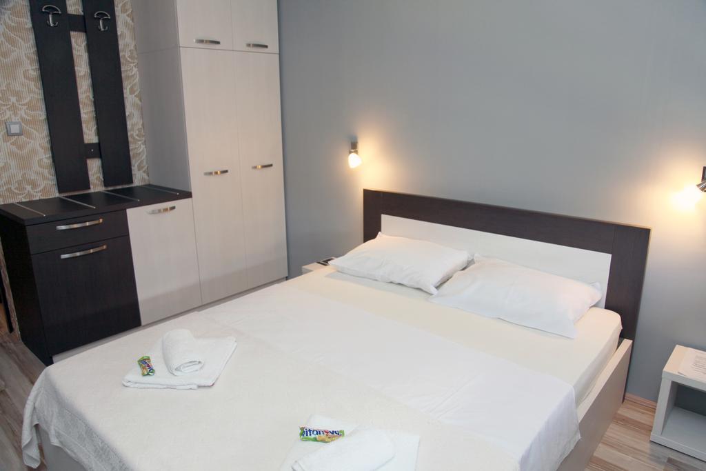 Čačak Silver House Hostel חדר תמונה